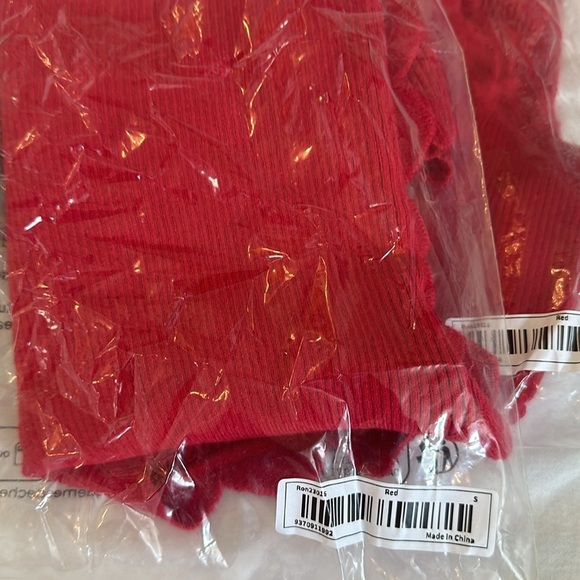 One Shoulder Ribbed Knit Tank Top - Picture 10 of 11